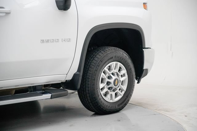 Used 2025 Chevrolet Silverado 2500 LT w/ Convenience Package AWD/4WD image 8