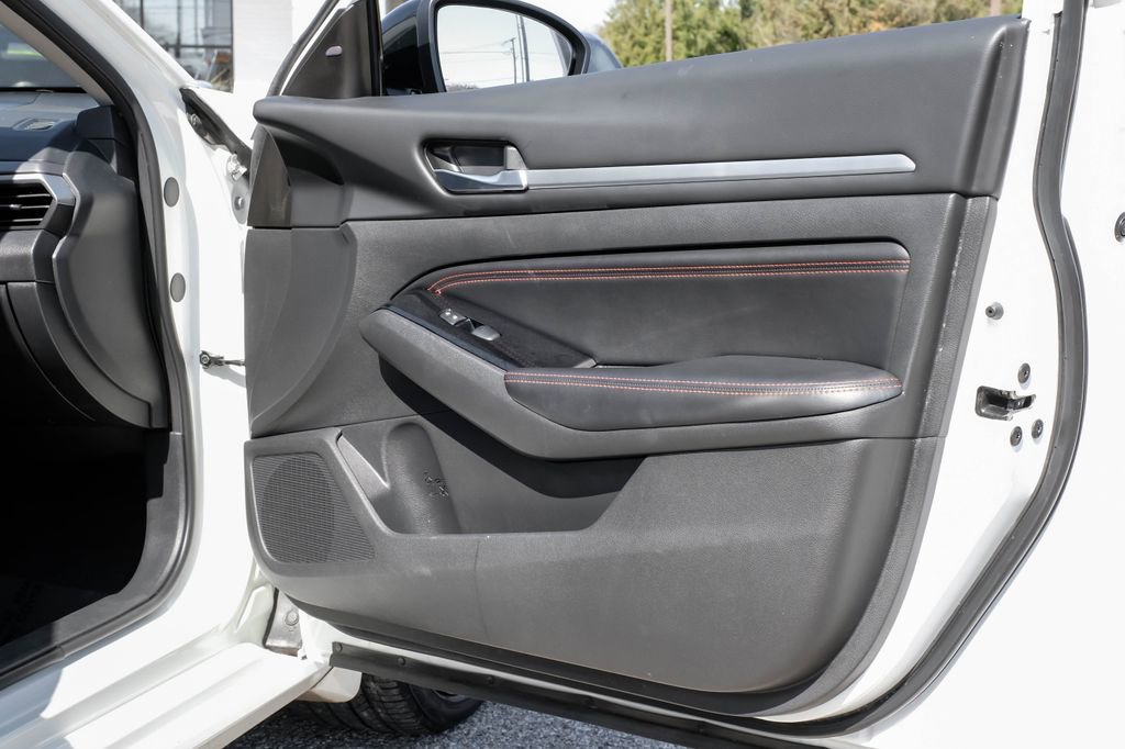 Used 2023 Nissan Altima 2.5 SR image 40