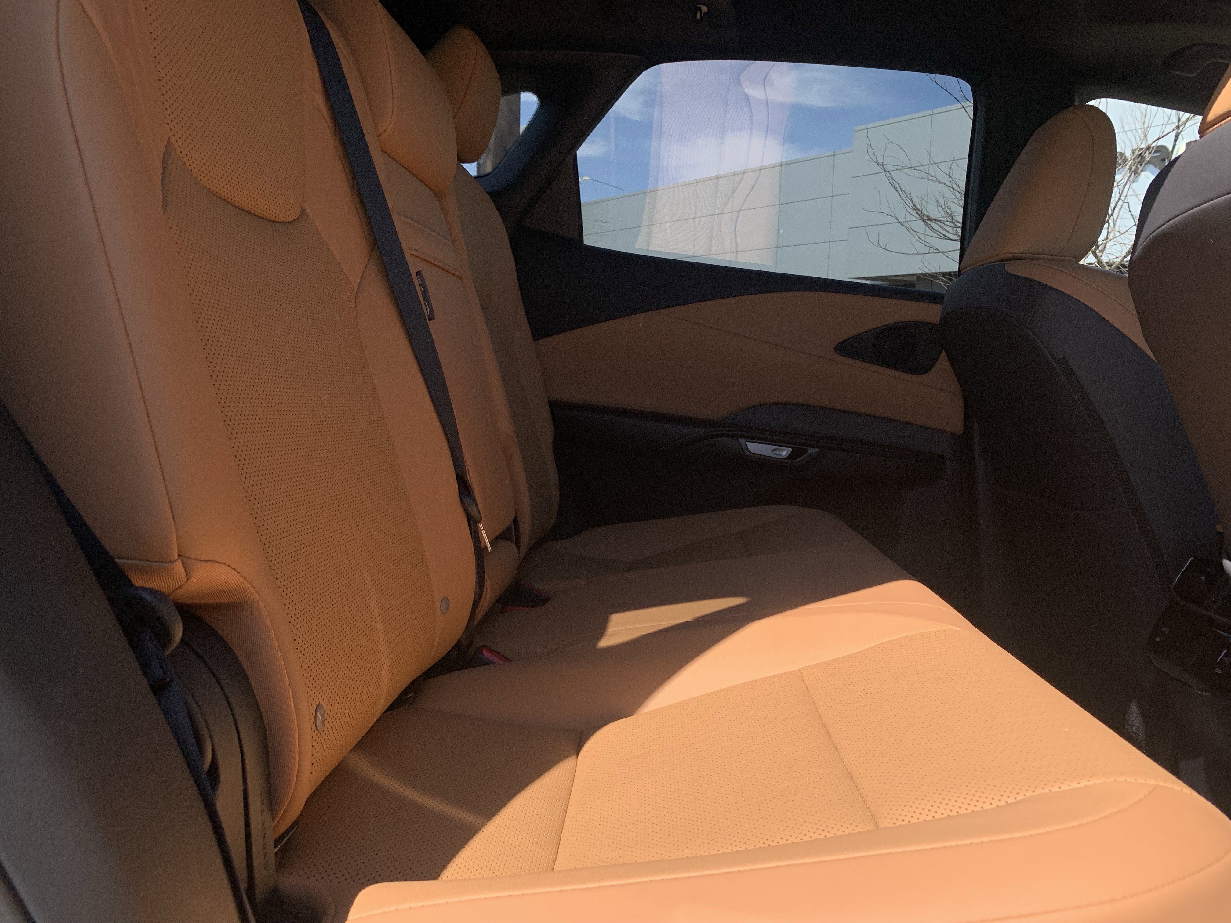 Used 2025 Lexus RX 350 Premium w/ Accessory Package (Z1) image 33