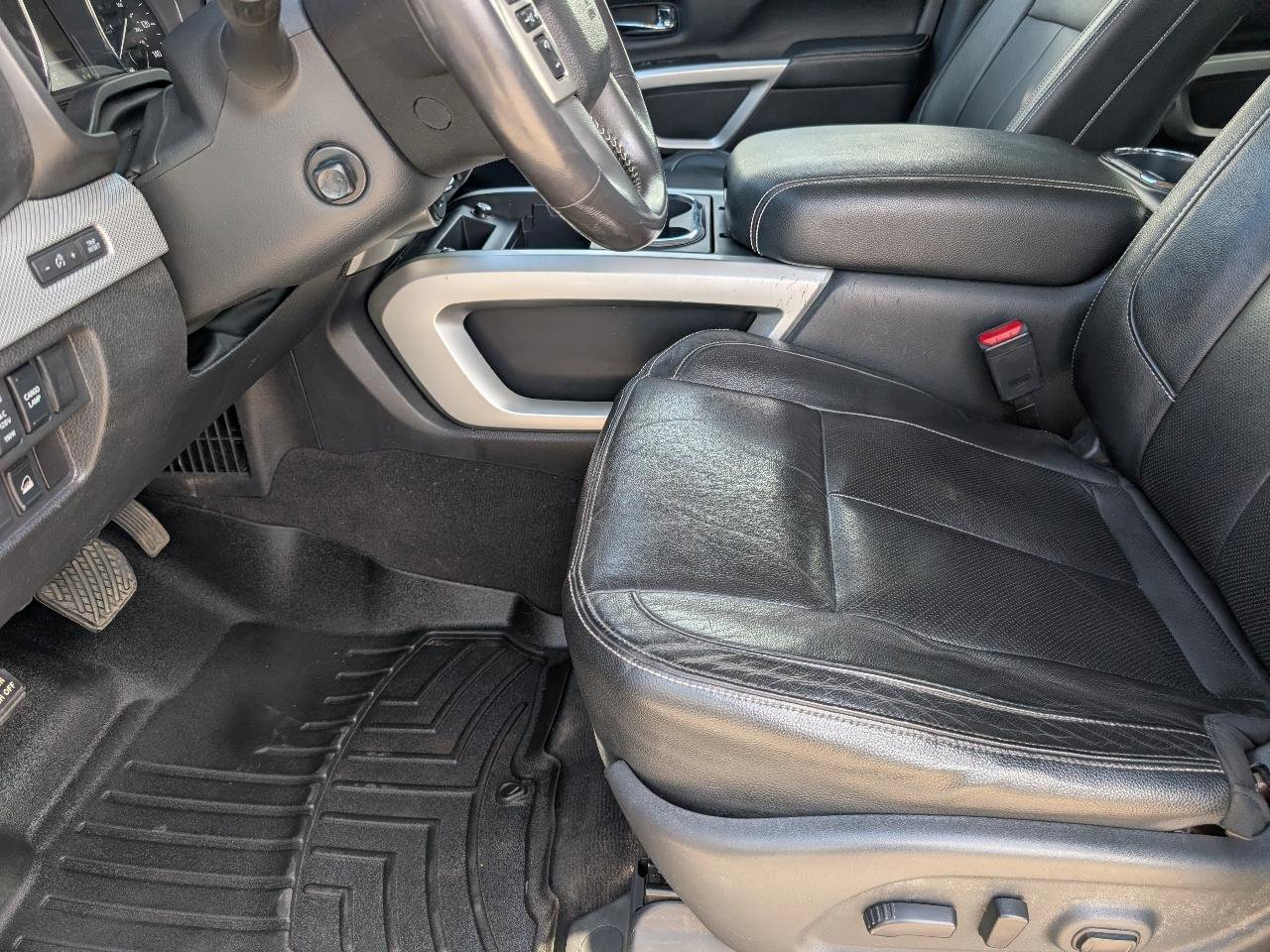 Used 2017 Nissan Titan PRO-4X AWD/4WD image 8