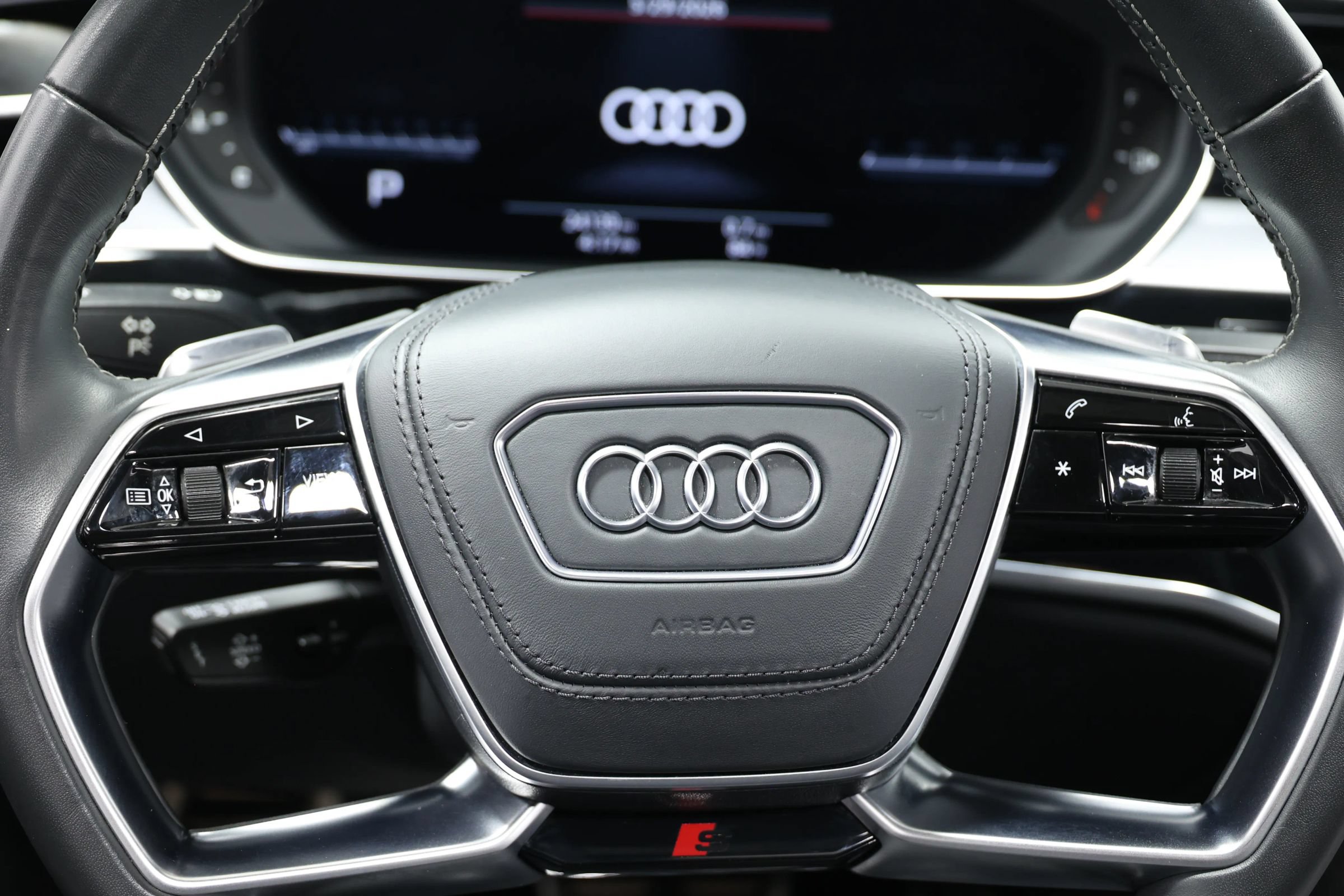 Used 2020 Audi S8 L w/ S8 Executive Package AWD/4WD image 24