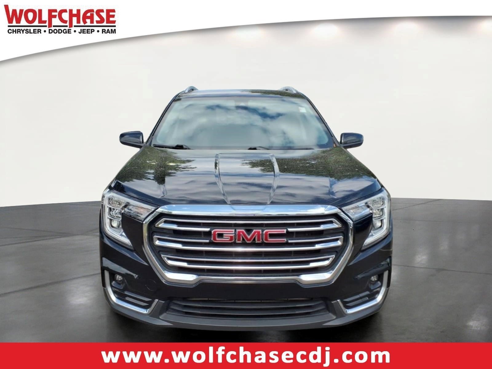 Used 2024 GMC Terrain SLT AWD/4WD image 8