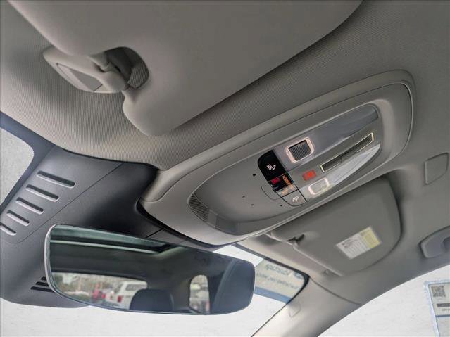 Used 2025 Volvo XC60 B5 Core image 20