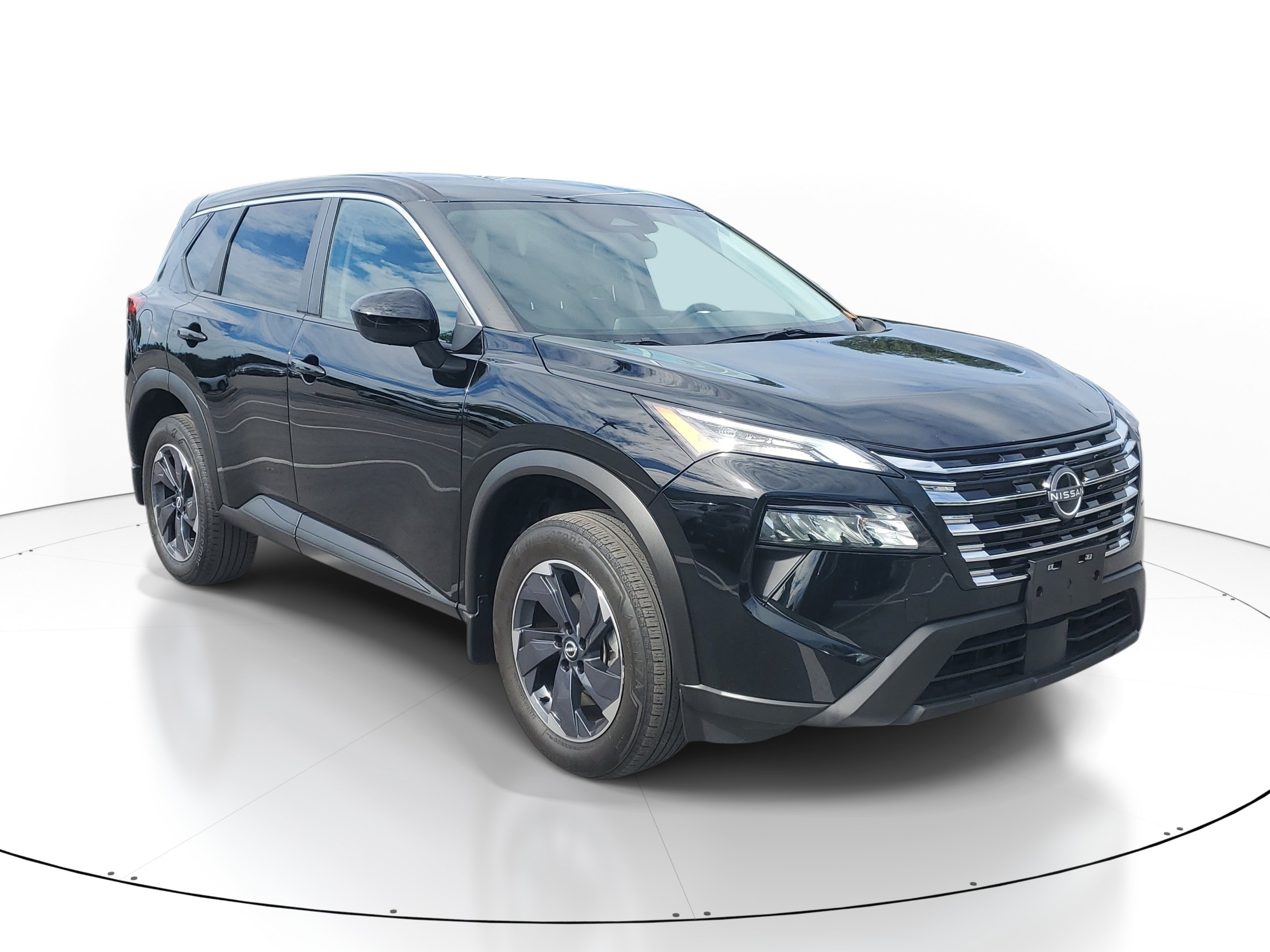 Used 2025 Nissan Rogue SV AWD/4WD image 2