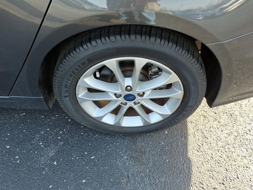 Used 2020 Ford Fusion SE image 7