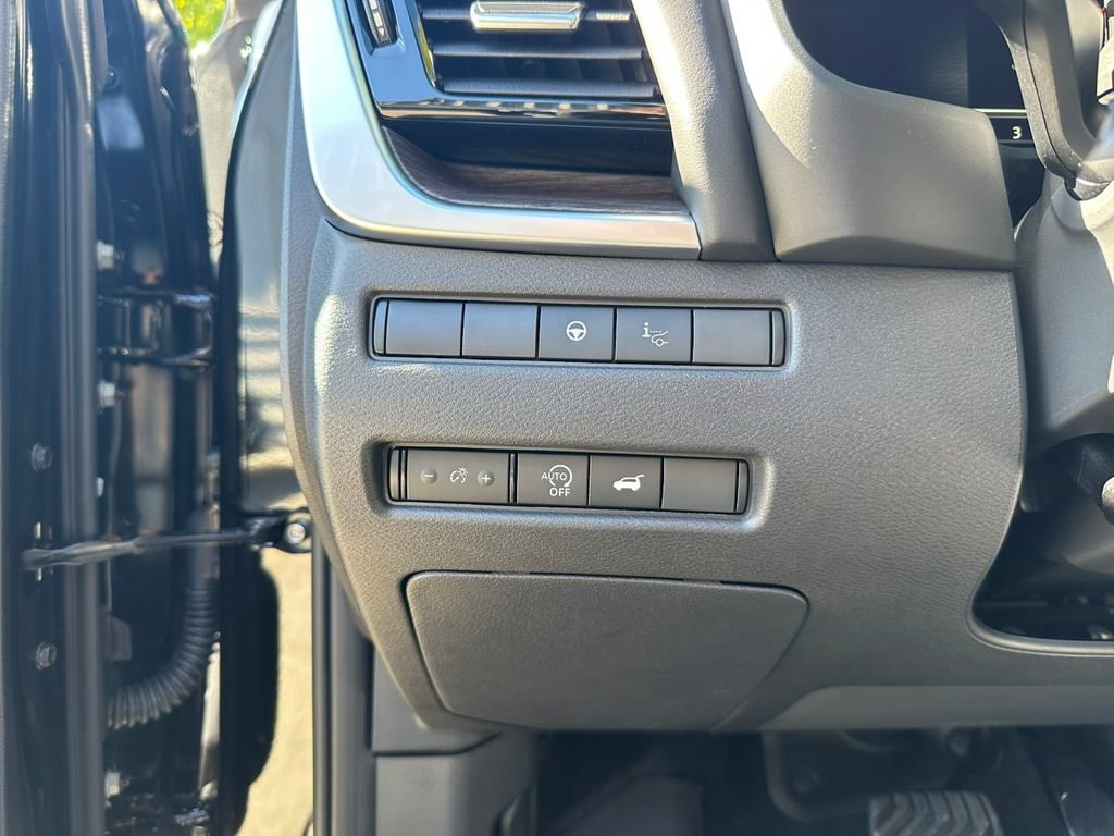 New 2026 Nissan Rogue Platinum w/ Platinum Premium Package AWD/4WD image 16