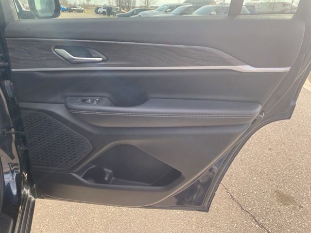 Certified 2023 Jeep Grand Cherokee L Limited image 30