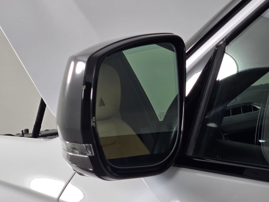 Used 2023 Jeep Grand Cherokee L Summit AWD/4WD image 12