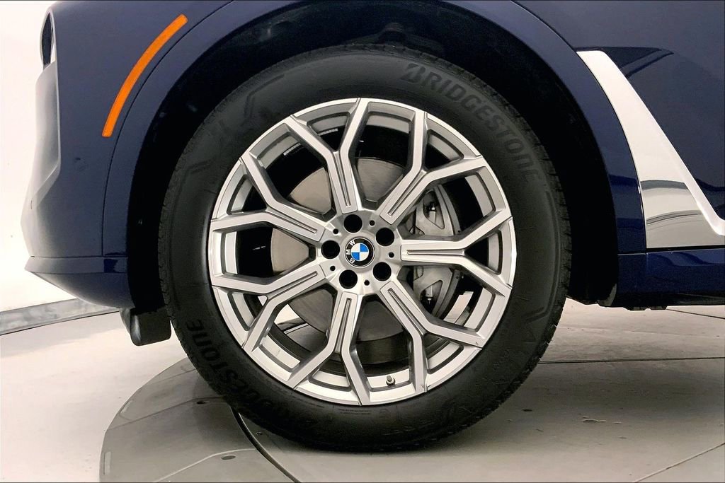Certified 2026 BMW X7 xDrive40i image 8