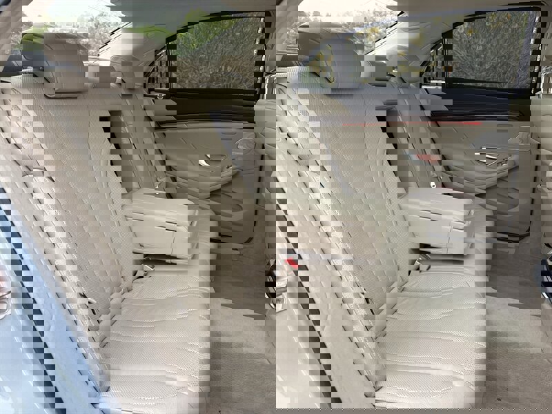 Used 2015 Mercedes-Benz S 550 Sedan image 21