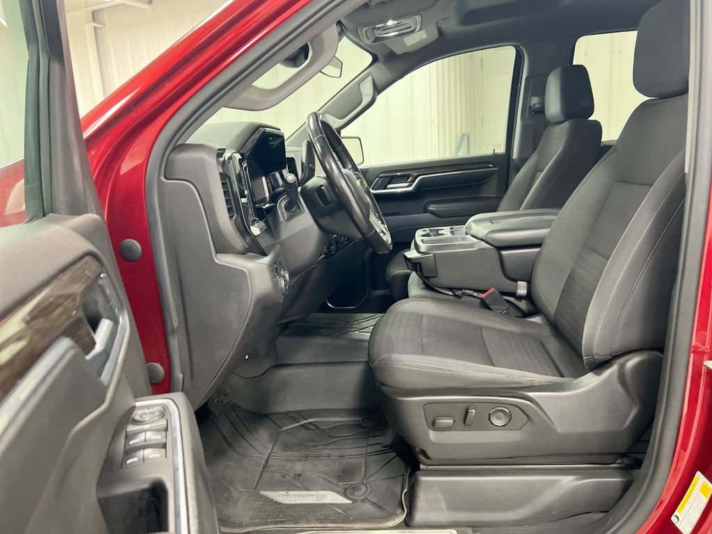 Used 2022 Chevrolet Silverado 1500 LT w/ Protection Package AWD/4WD image 20