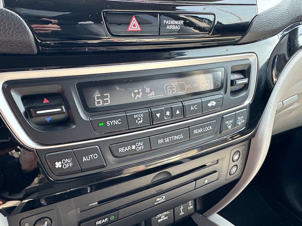 Used 2017 Honda Pilot Elite image 29