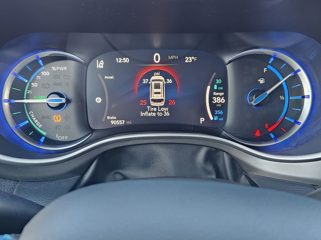 Used 2021 Chrysler Pacifica Touring-L image 11