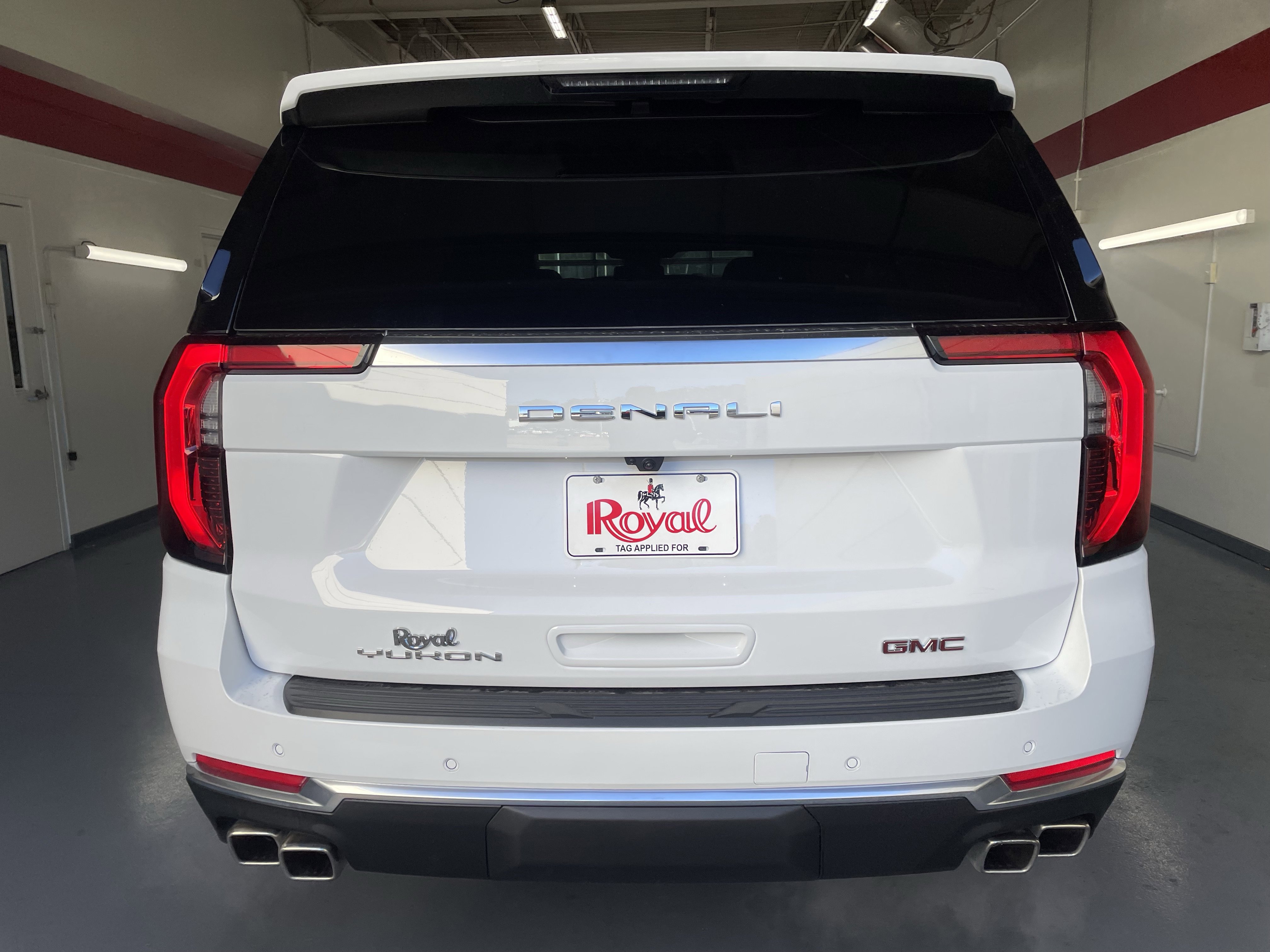 New 2026 GMC Yukon Denali w/ Sun & Power Step Package image 5