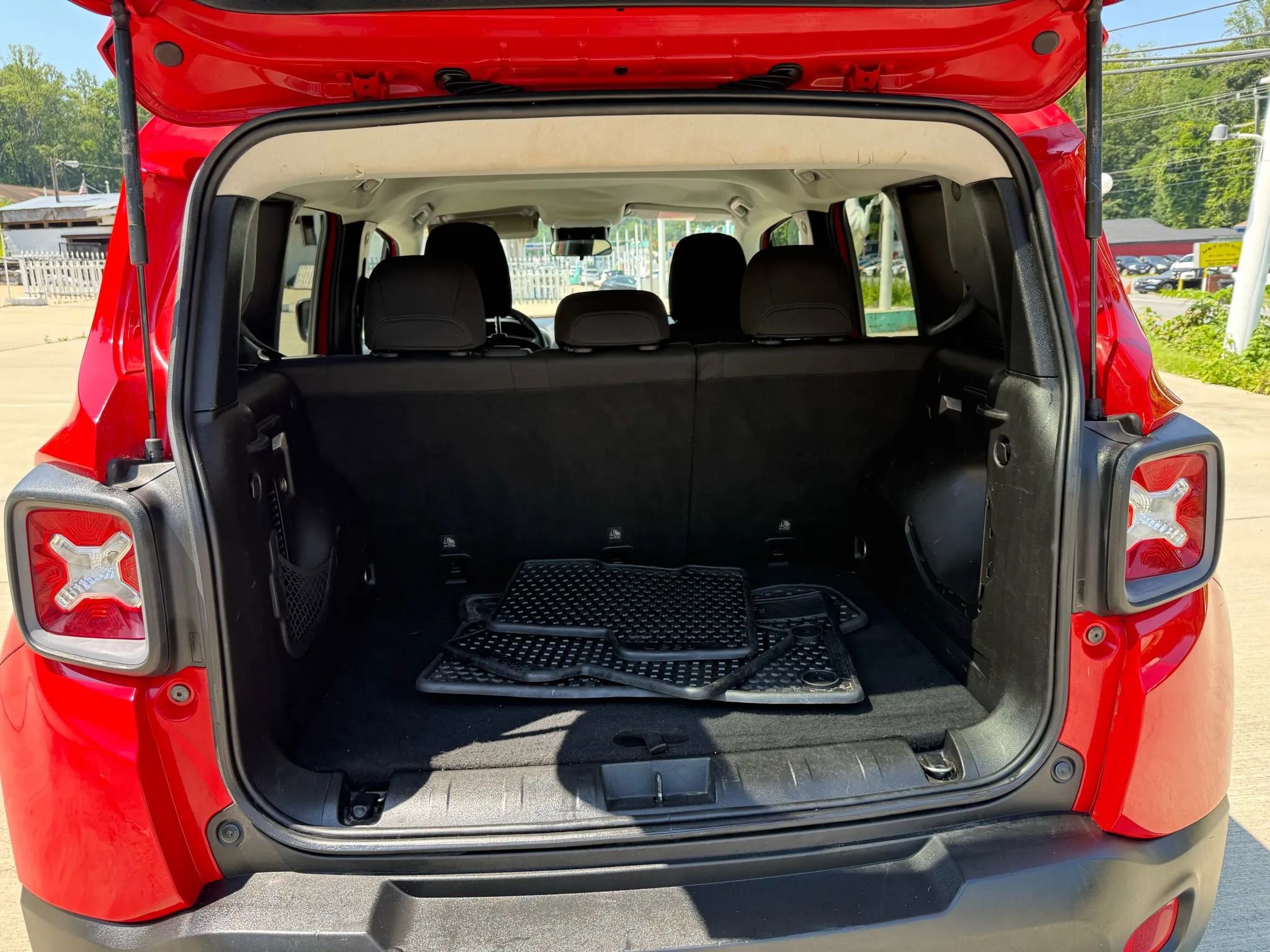 Used 2016 Jeep Renegade Trailhawk image 16