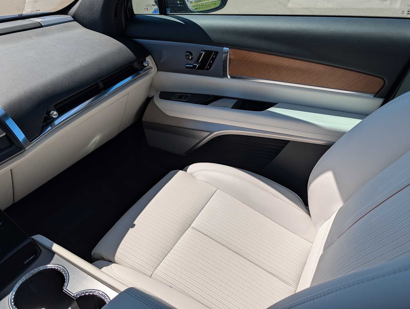 Used 2026 Cadillac Vistiq Sport w/ LPO, Floor Liner Package AWD/4WD image 13