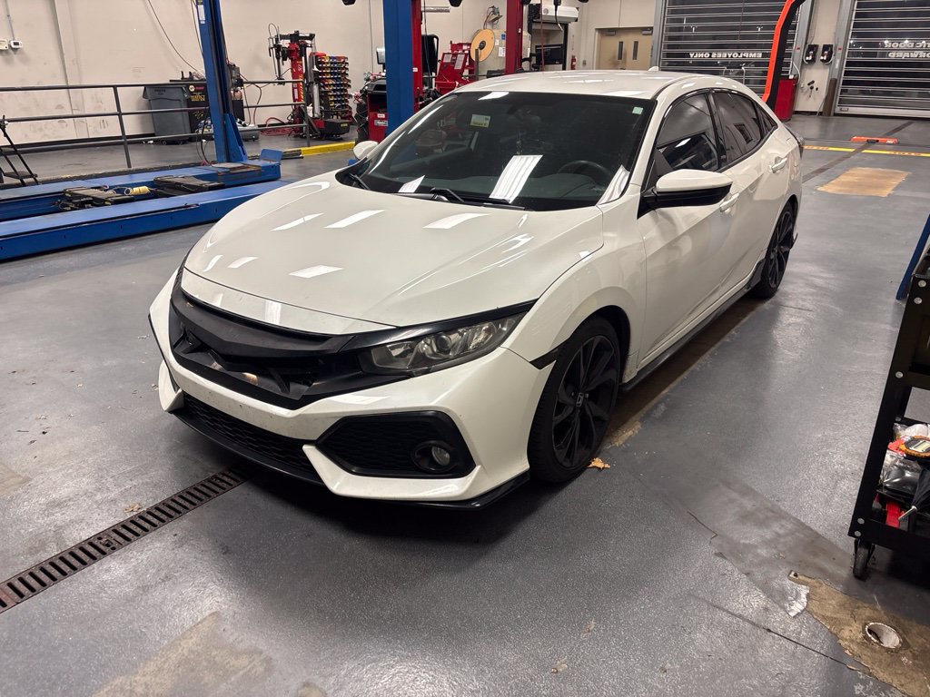 Used 2017 Honda Civic Sport image 2
