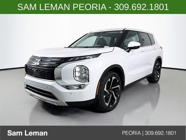 Used 2024 Mitsubishi Outlander SE image 3