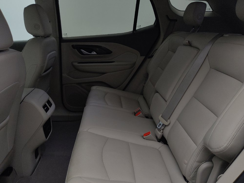 Used 2020 GMC Terrain Denali w/ Denali Premium Package FWD image 18