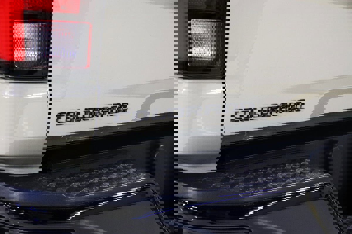 Used 2024 Chevrolet Colorado Z71 w/ Z71 Convenience Package 2 image 8