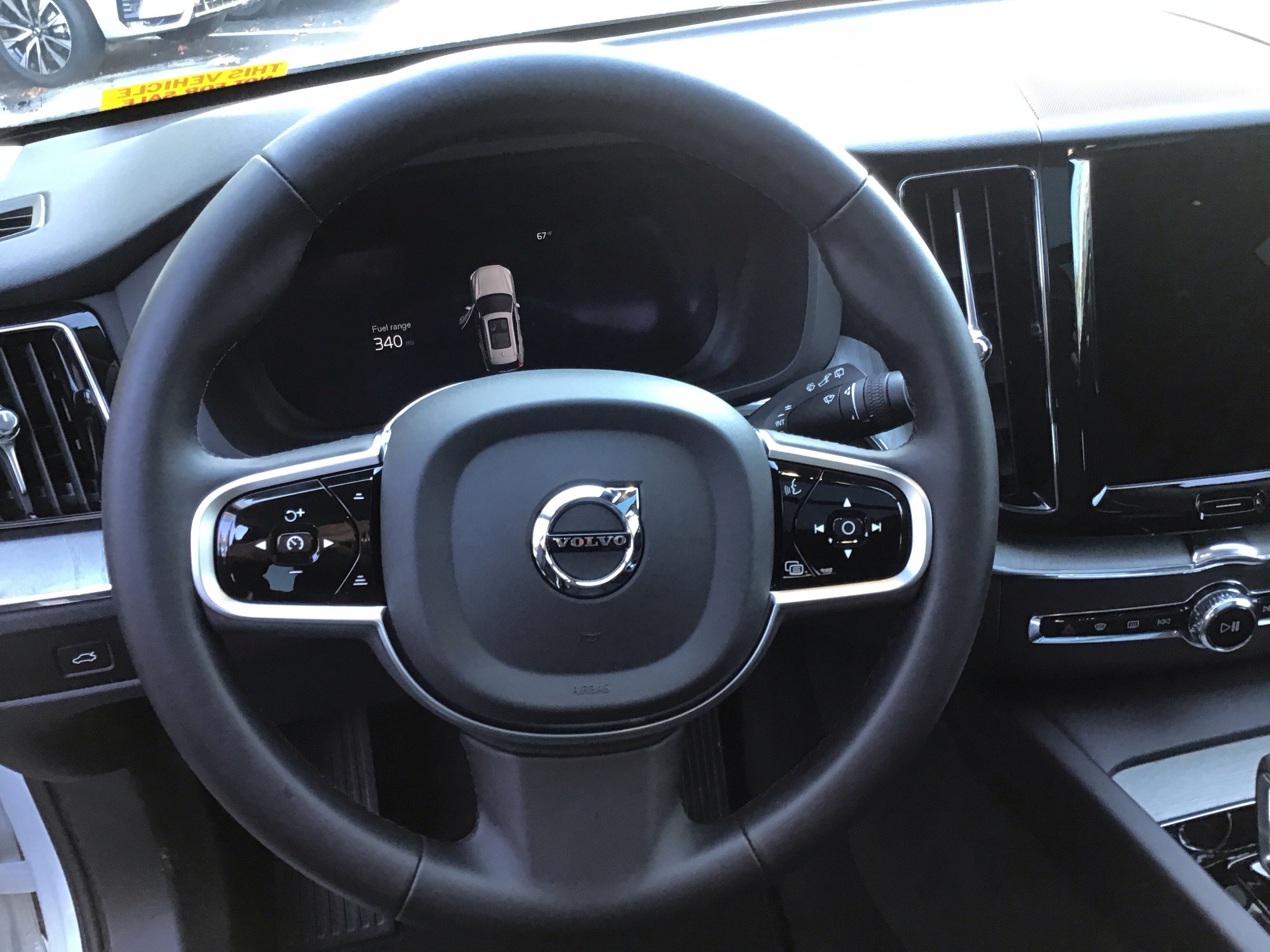 Certified 2025 Volvo XC60 B5 Plus image 18