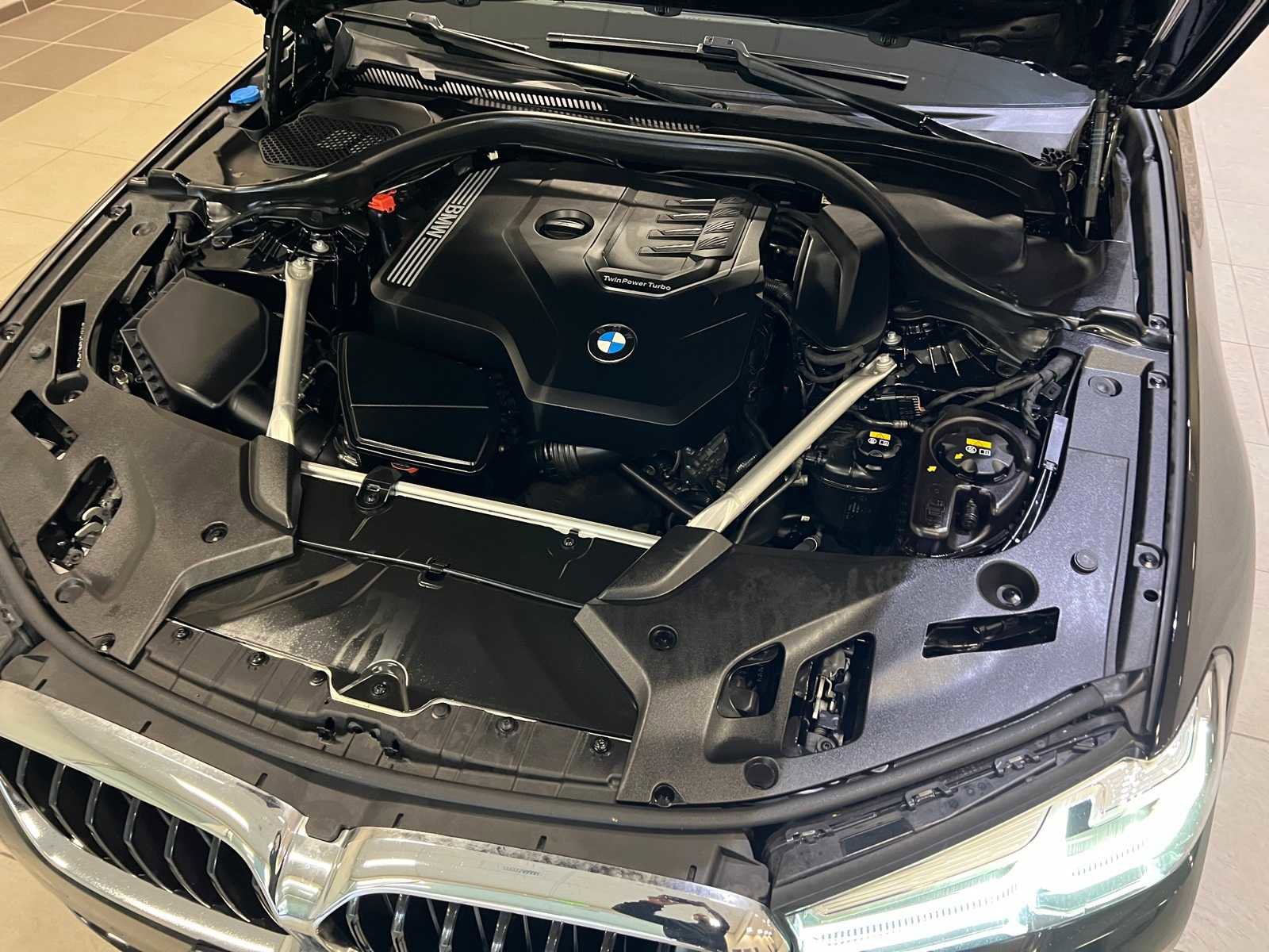 Used 2022 BMW 530i xDrive w/ Convenience Package image 9