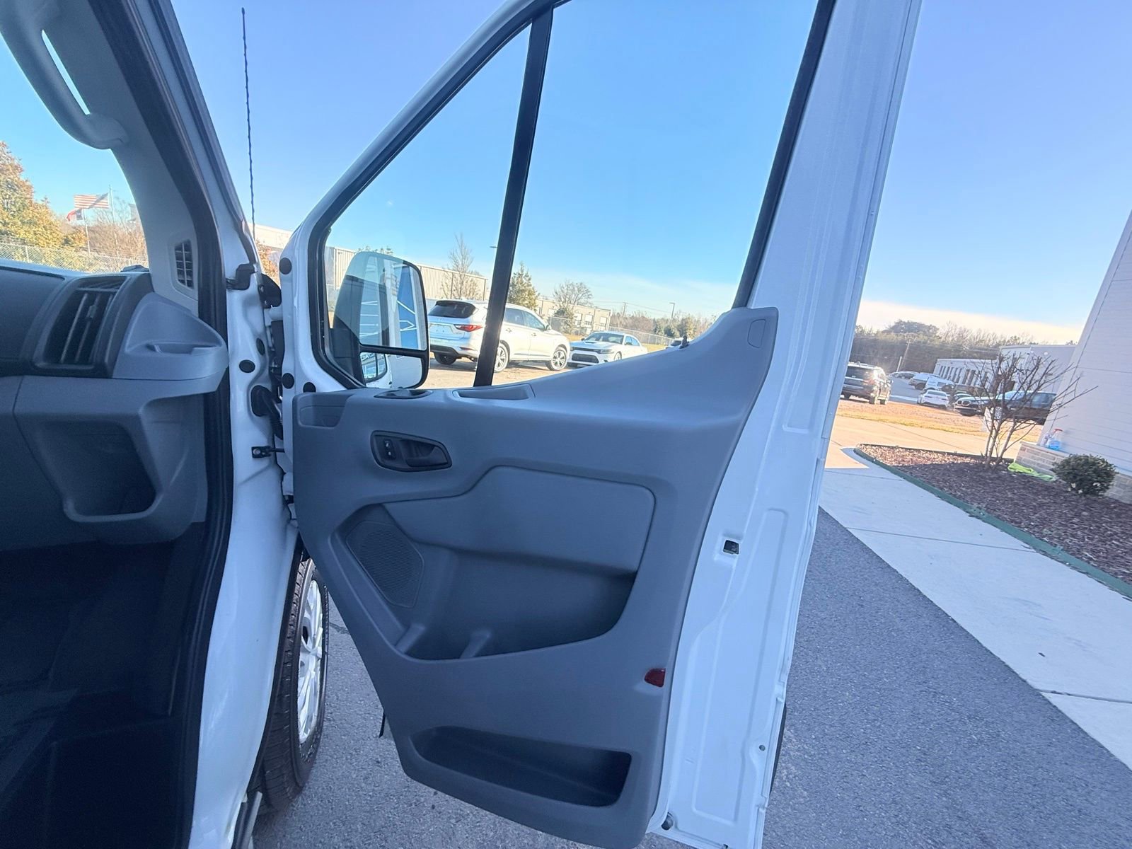 Used 2018 Ford Transit 150 XLT RWD image 18