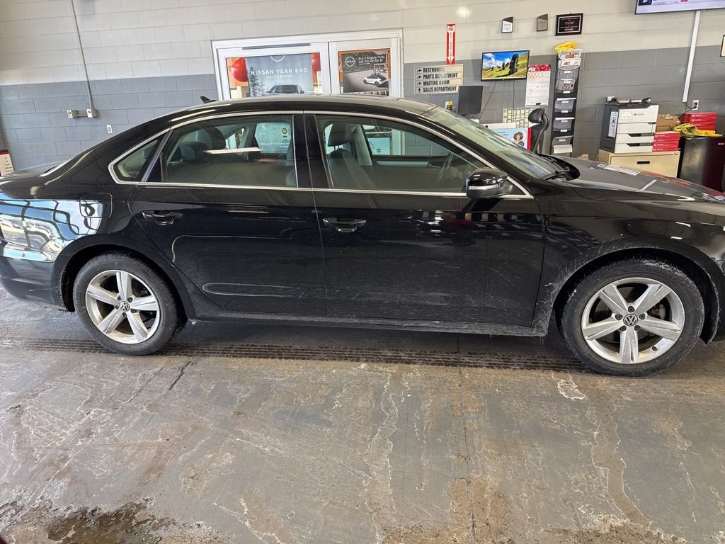 Used 2012 Volkswagen Passat 2.5 SE image 2