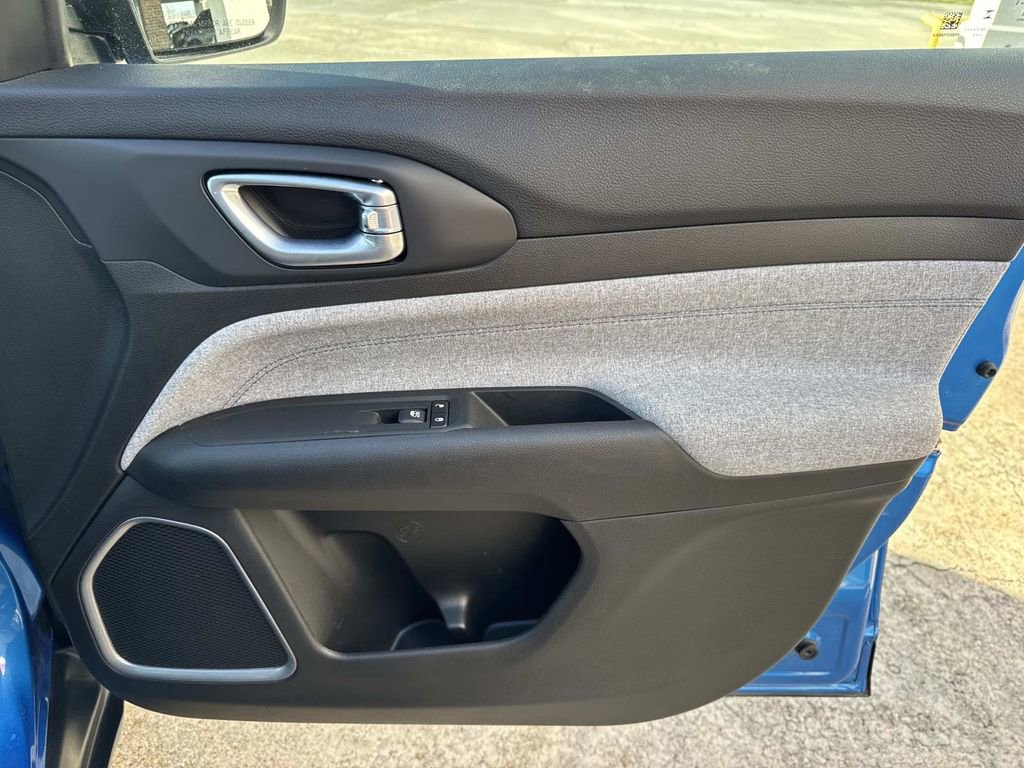 Used 2024 Jeep Compass Sport image 25