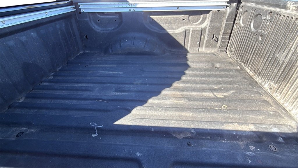 Used 2024 Nissan Titan SV w/ SV Convenience Package image 15