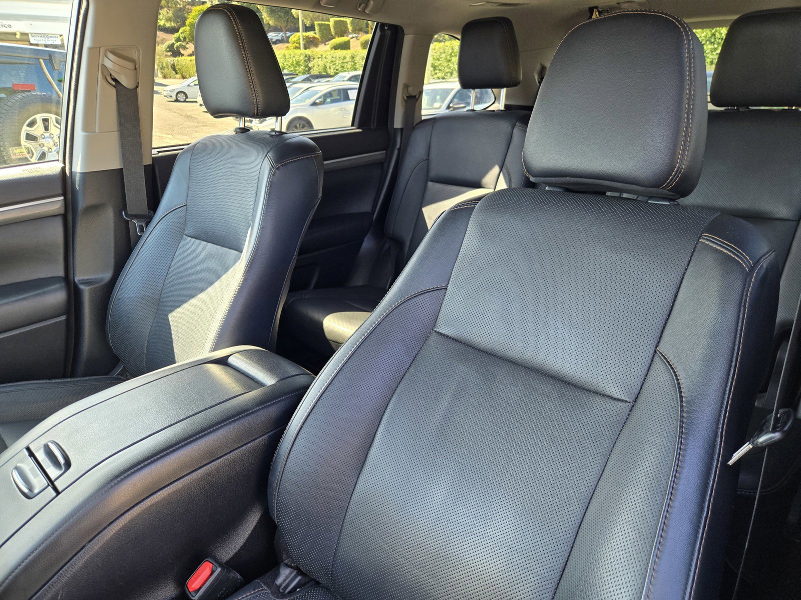Used 2017 Toyota Highlander Limited Platinum w/ Carpet Mat Package AWD/4WD image 15
