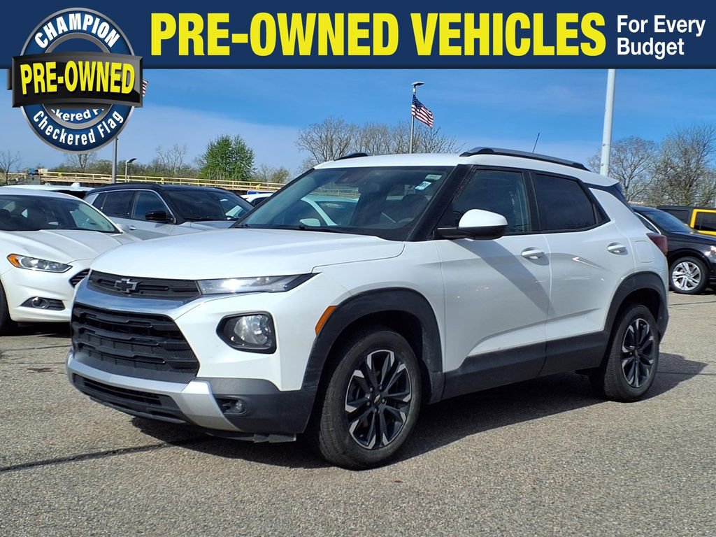 Used 2022 Chevrolet TrailBlazer LT FWD image 1