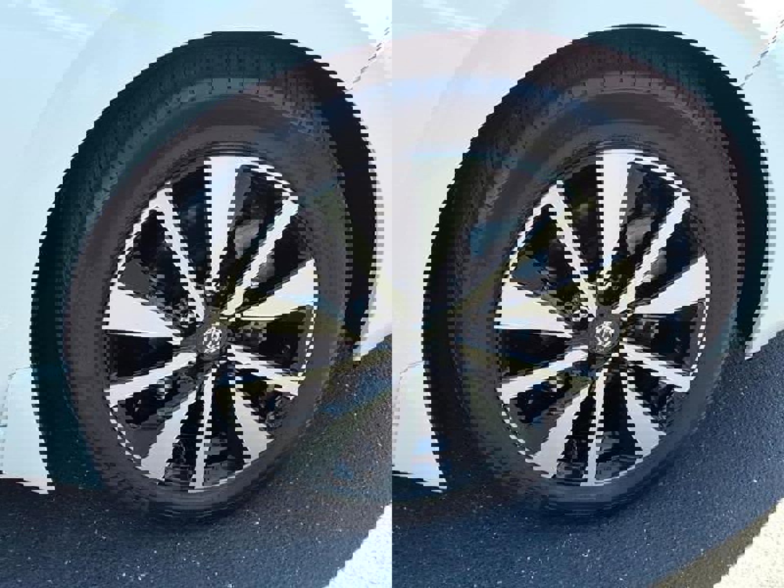 Used 2023 Nissan Sentra SV w/ SV Premium Package image 19