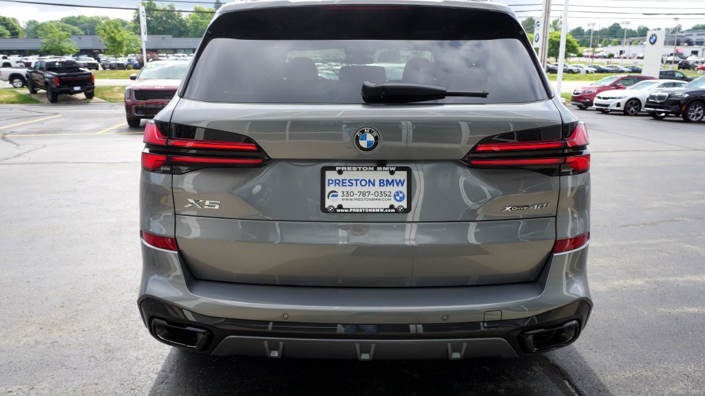 New 2026 BMW X5 xDrive40i w/ M Sport Package AWD/4WD image 5