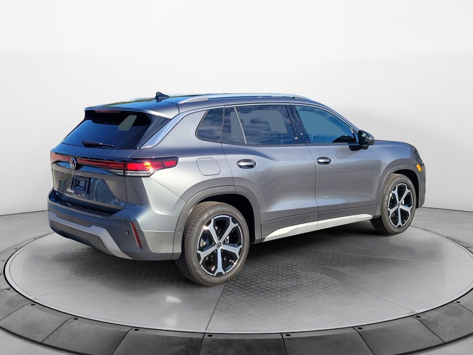 New 2026 Volkswagen Tiguan SE image 7