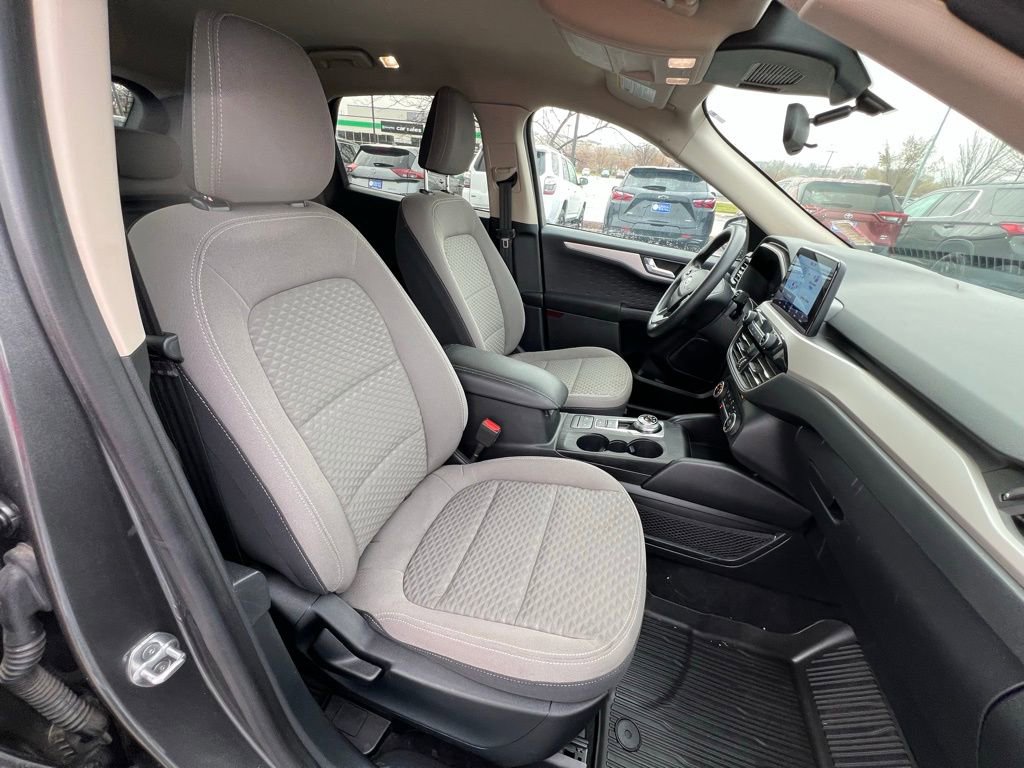 Used 2020 Ford Escape SE image 23