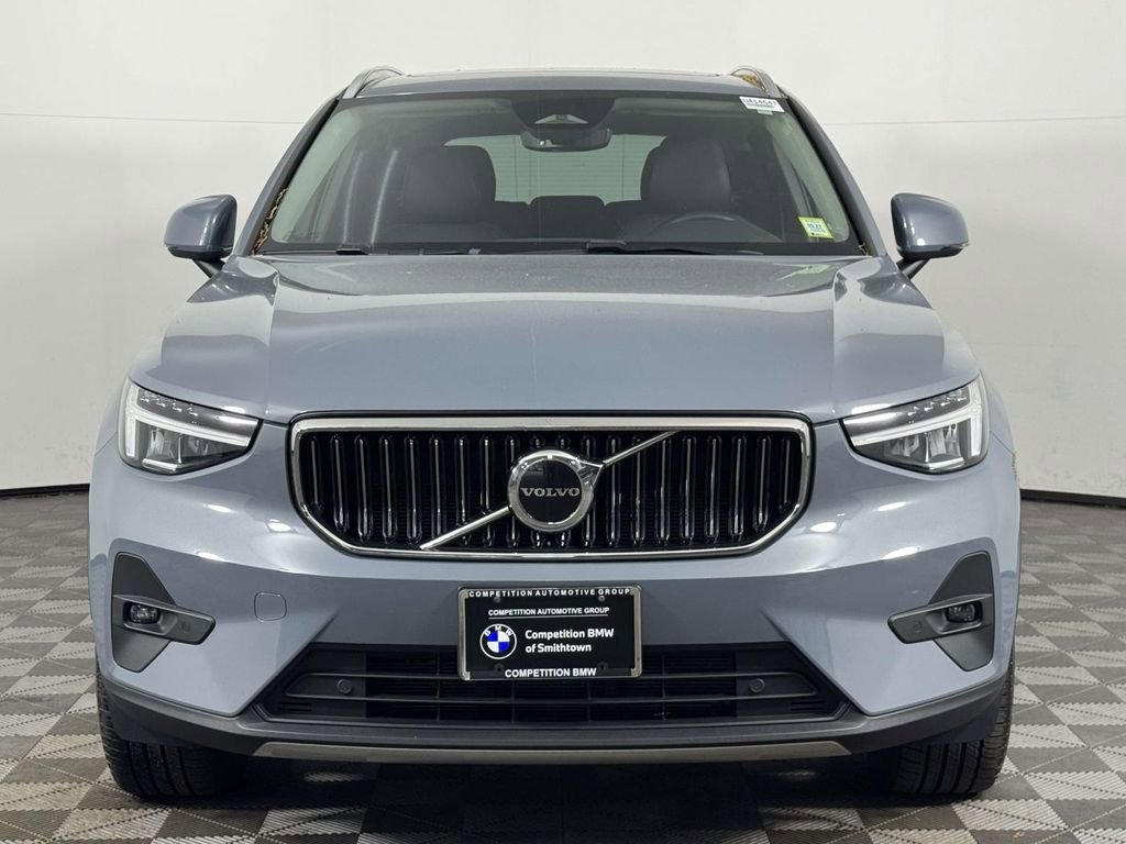 Used 2023 Volvo XC40 B5 Plus w/ Protection Package Premier AWD/4WD image 6