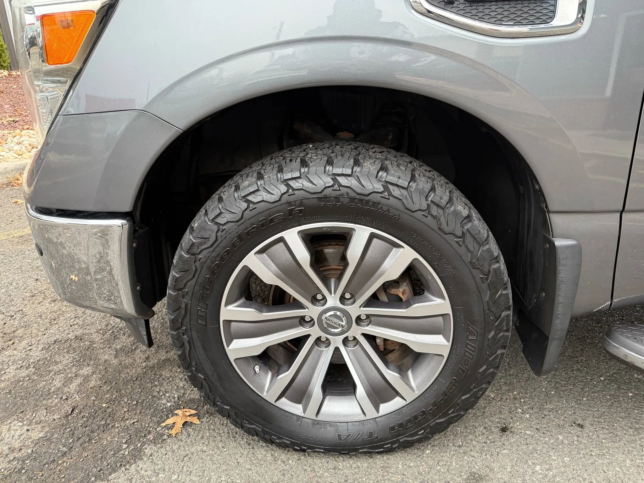 Used 2017 Nissan Titan SL image 36