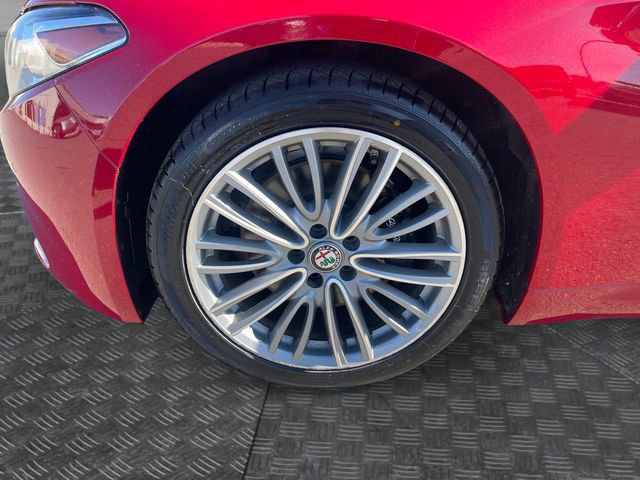 Used 2018 Alfa Romeo Giulia Ti w/ Quick Order Package 22X Lusso image 33