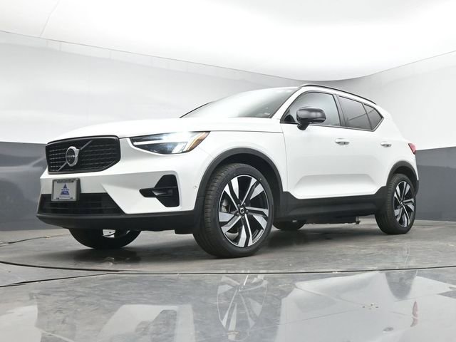 Used 2023 Volvo XC40 B5 Plus w/ Protection Package Premier AWD/4WD image 40