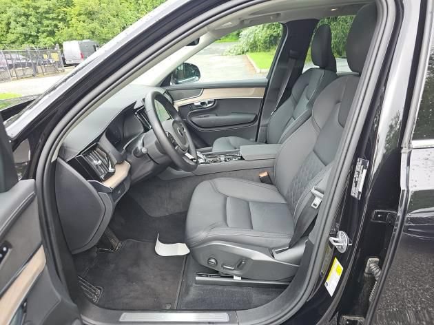 Certified 2025 Volvo XC90 B5 Core AWD/4WD image 5