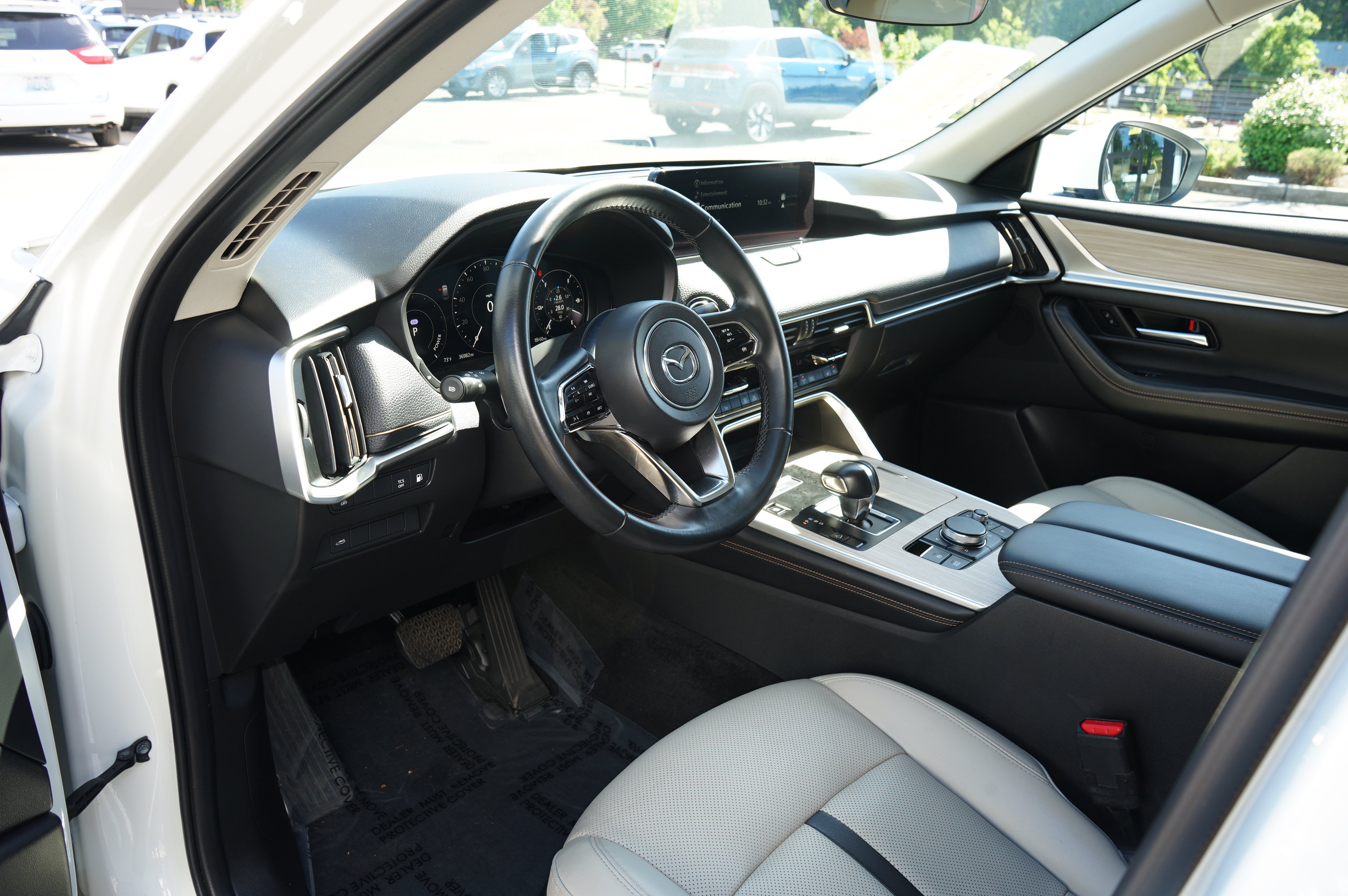 Certified 2024 MAZDA CX-90 Plug-In Hybrid w/ Preferred AWD/4WD image 12