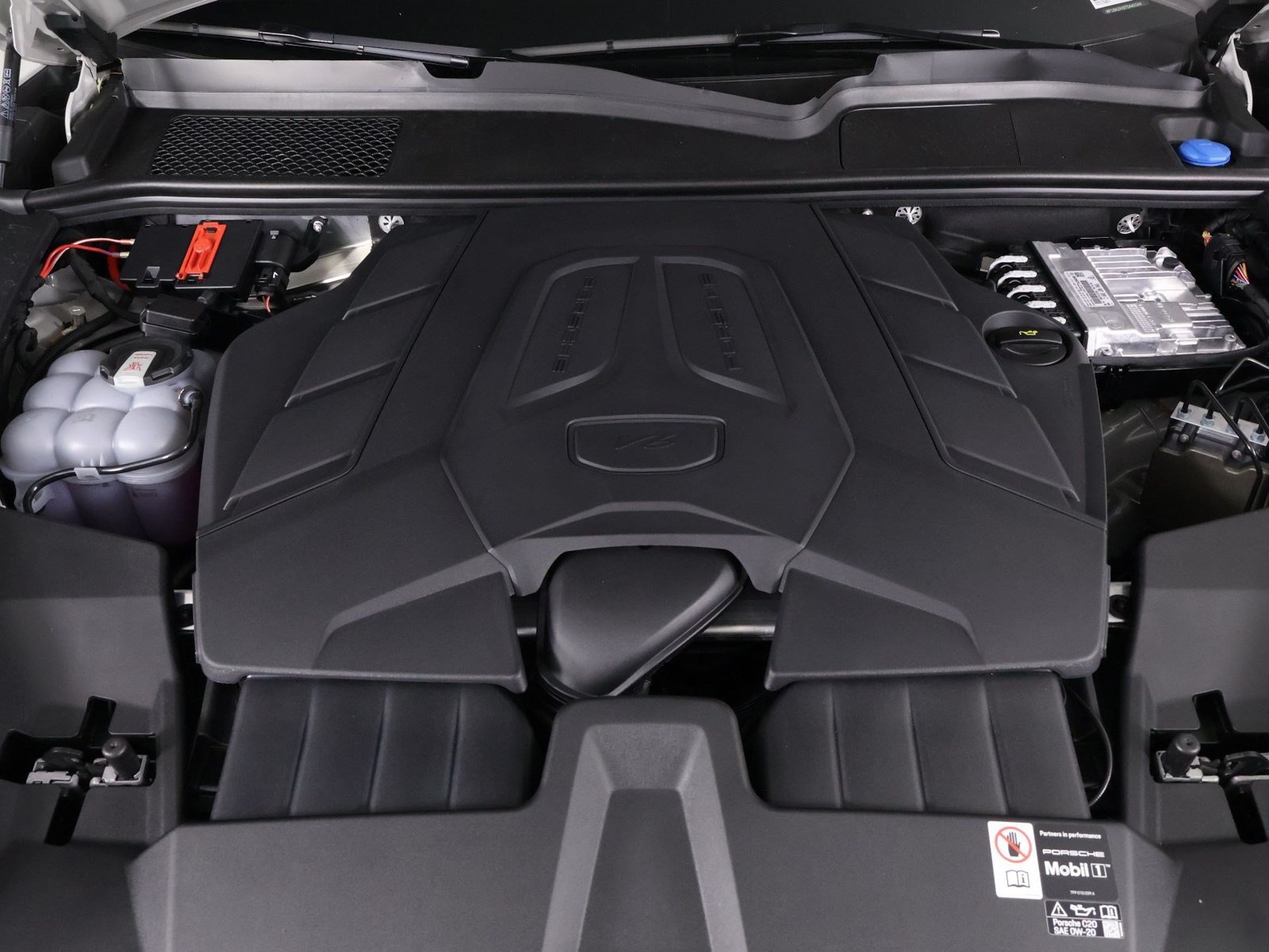New 2026 Porsche Cayenne Coupe AWD/4WD image 20