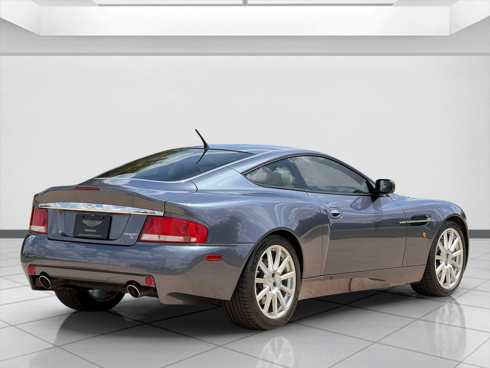 Used 2006 Aston Martin Vanquish S RWD image 10