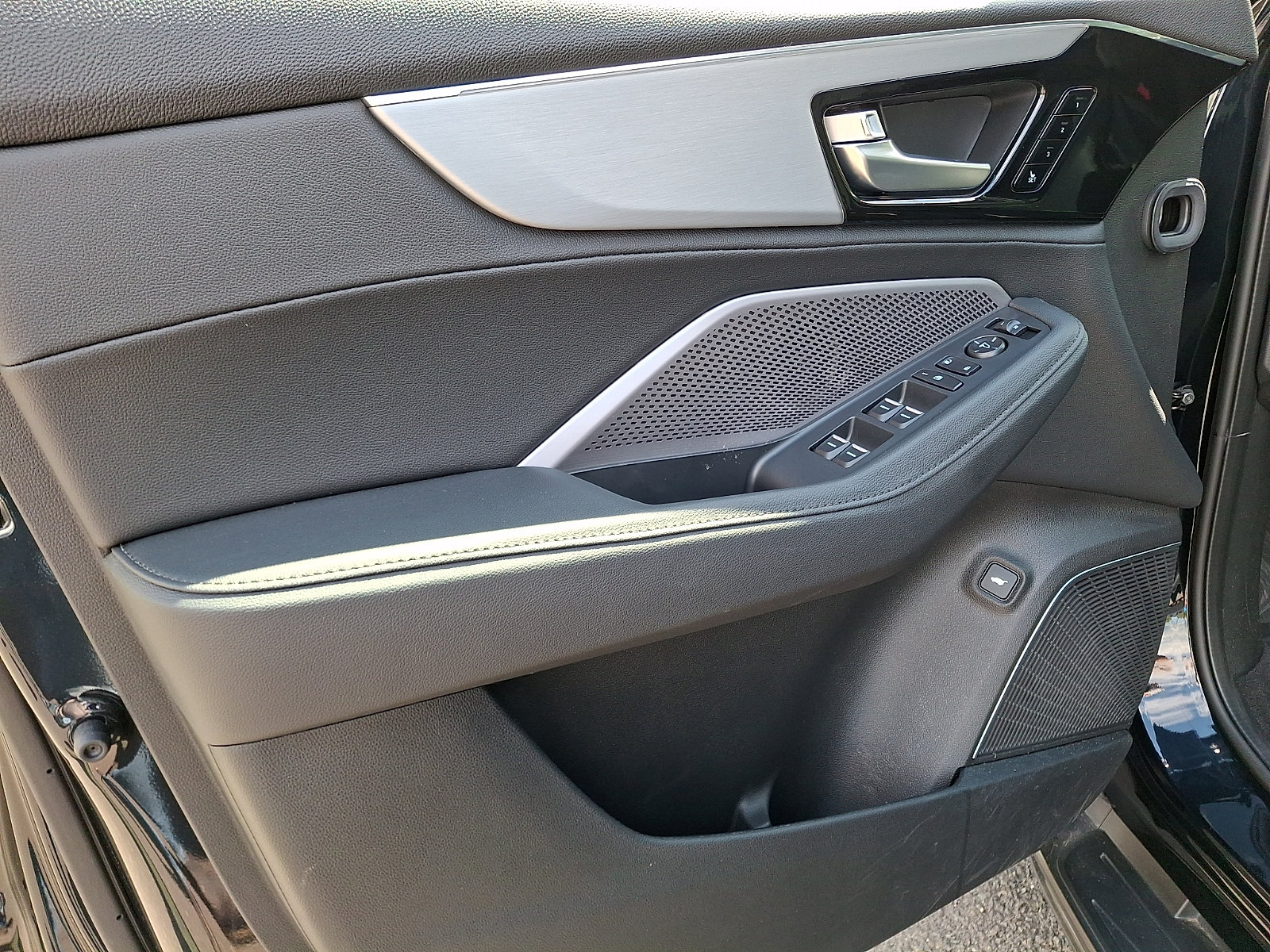 Certified 2026 Acura MDX SH-AWD image 12