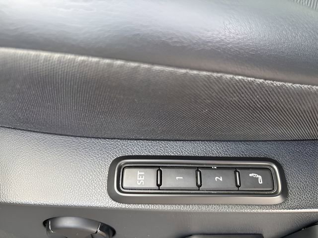 Used 2022 Volkswagen ID.4 Pro S AWD/4WD image 13