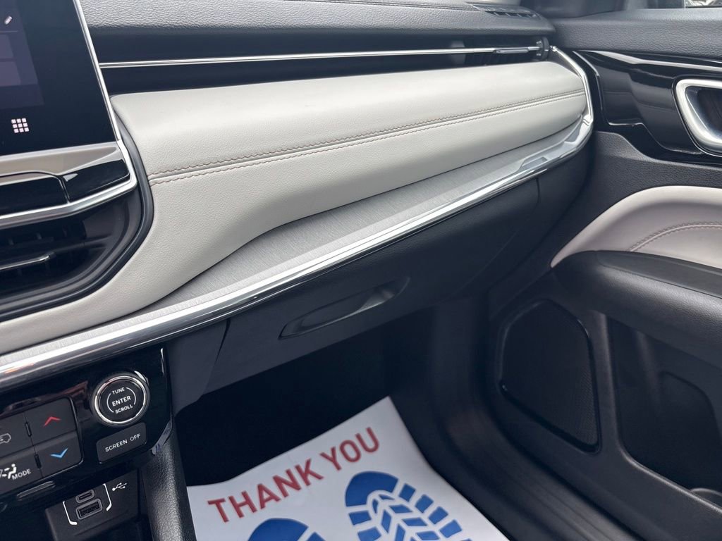 Certified 2022 Jeep Compass Limited image 24