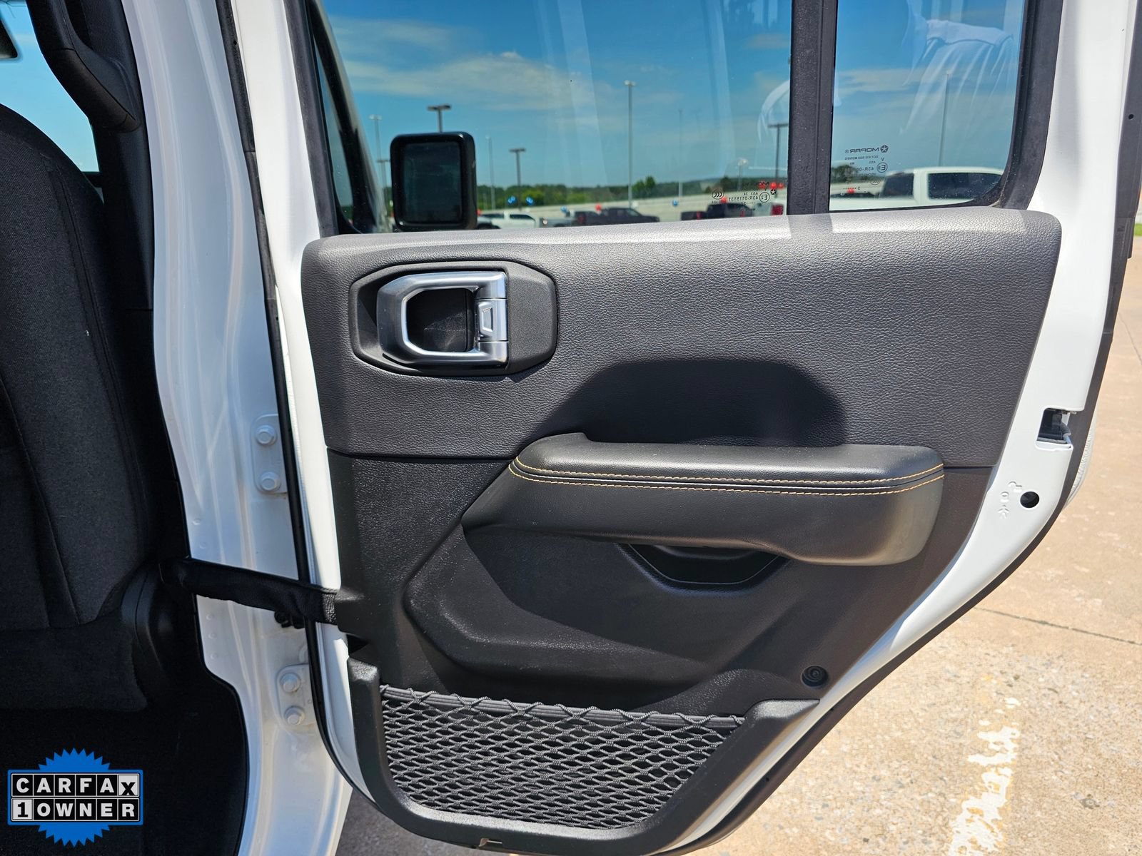Used 2024 Jeep Wrangler Unlimited Sahara AWD/4WD image 35