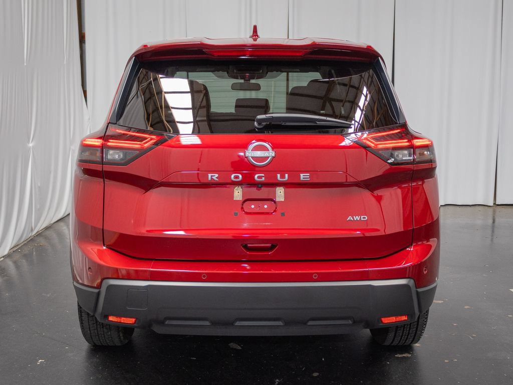 Used 2025 Nissan Rogue SV AWD/4WD image 3
