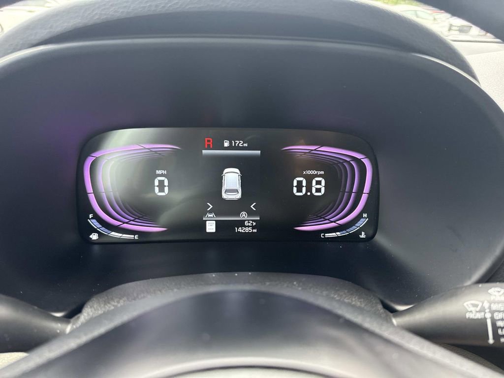 Used 2025 Kia Soul LX w/ LX Technology Package FWD image 32